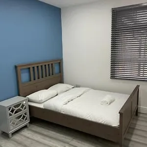 East Self Check In Apartment